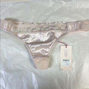 Stella McCartney Penny Buzzing Lace Trim Thong Nude Pink Size Medium NWT